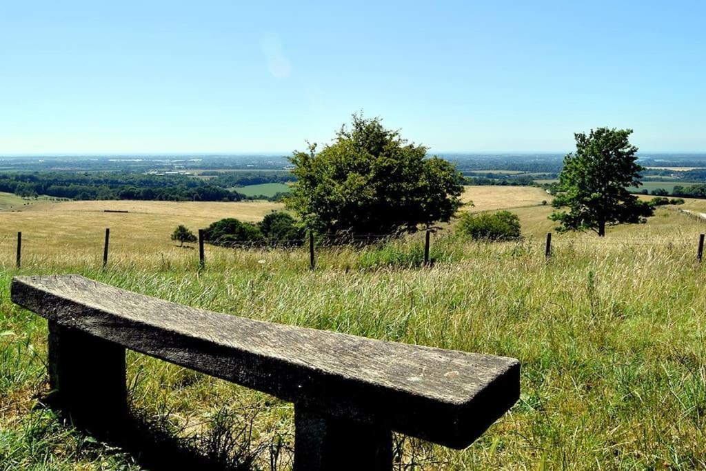 King Bed Joy Lane, Near Goodwood Chichester